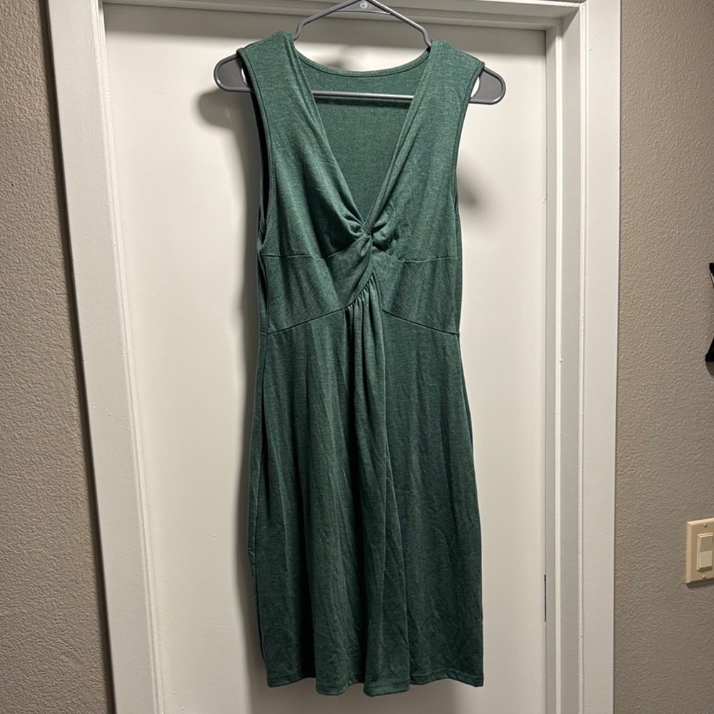 Elegant Green Sleeveless Dress